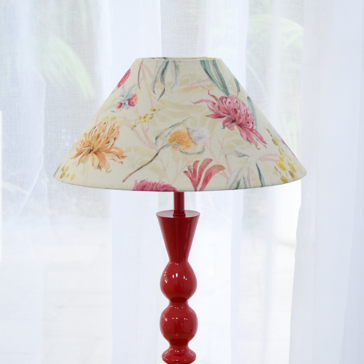 Australian Garden - Brighton Red Table lamp
