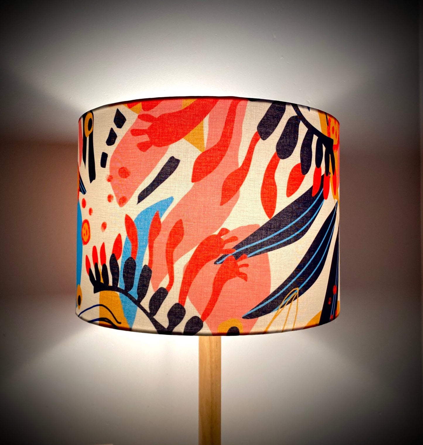 Kangaroo Paws lampshade image 2