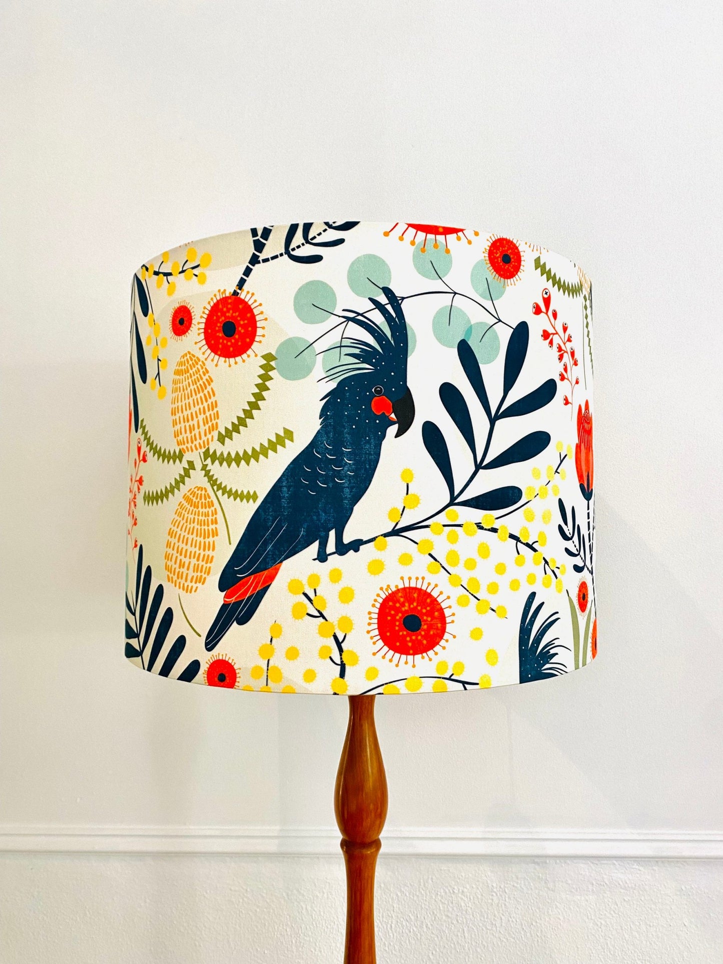 Palm cockatoo lampshade image 1