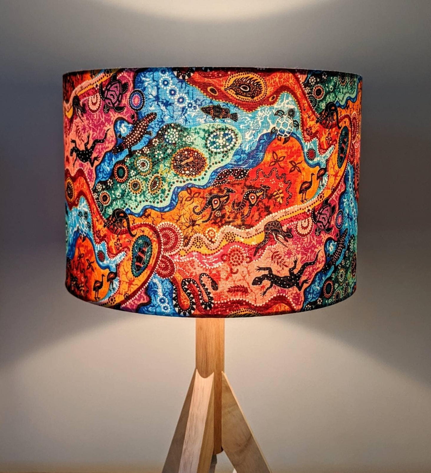 Outback Aboriginal lamp shade image 2