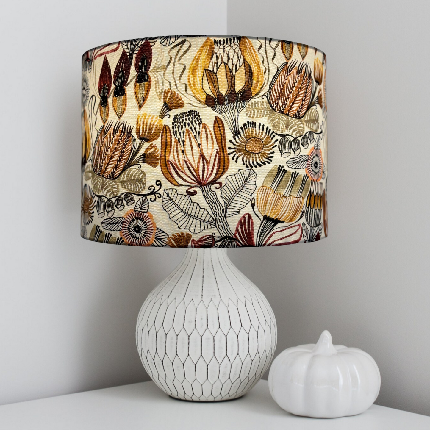 Native garden lampshade image 3