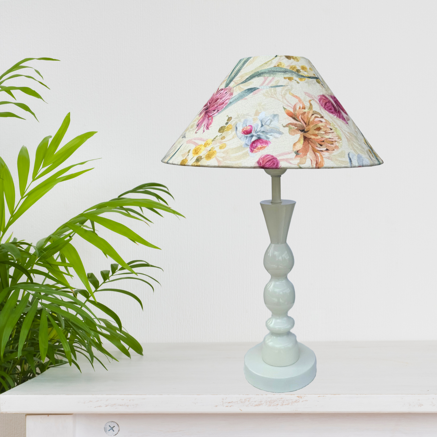 Australian flowers - Brighton Ivory Table lamp