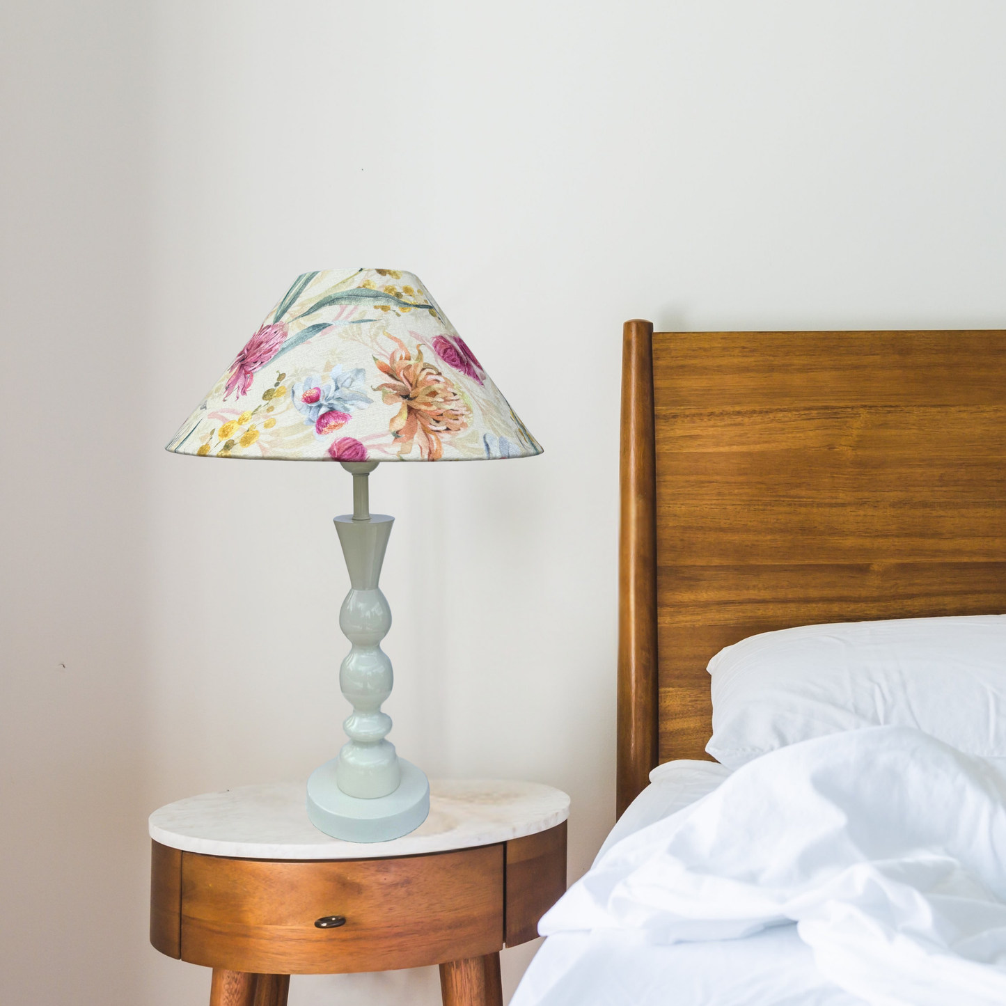 Australian flowers - Brighton Ivory Table lamp