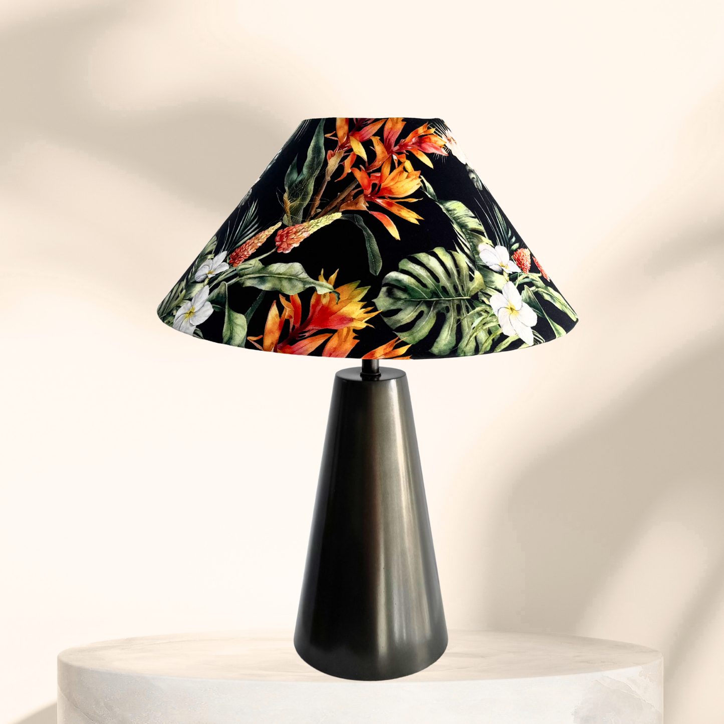 Hawaiian - Cone black Table lamp