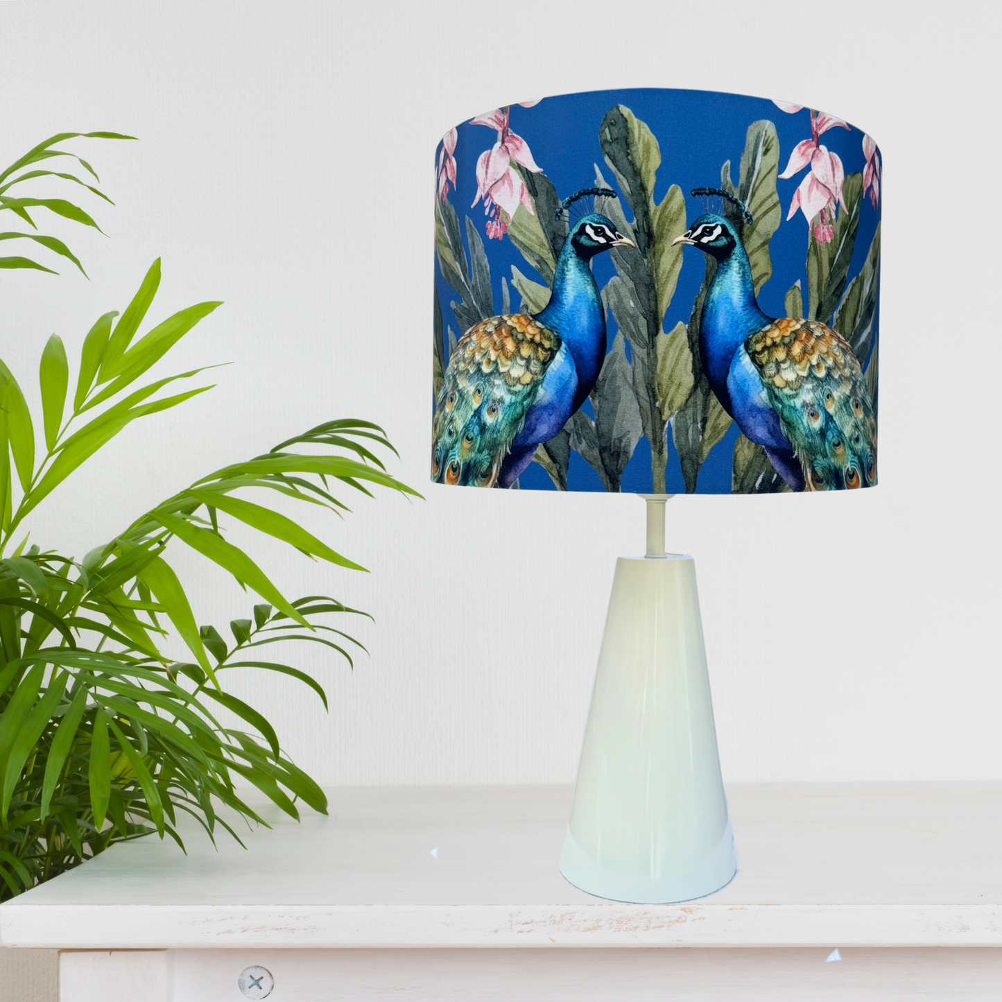 Peacock - Cone Ivory Table lamp